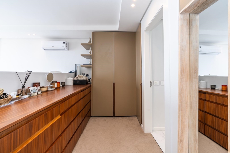 To Let 4 Bedroom Property for Rent in Fresnaye Western Cape